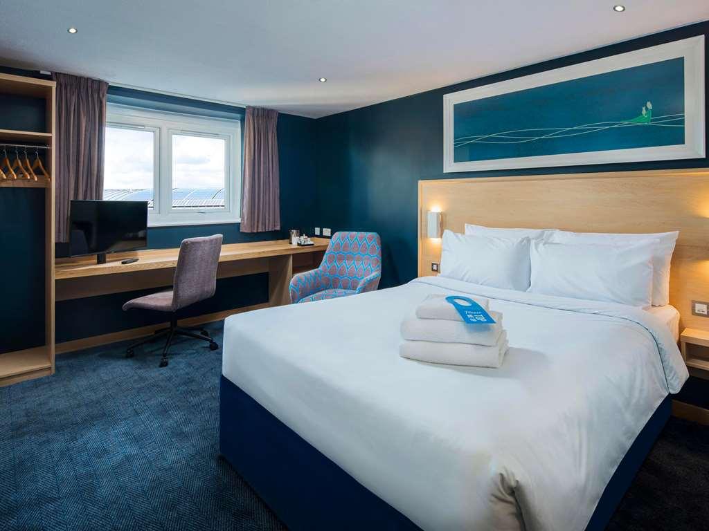 Travelodge Cheltenham Værelse billede
