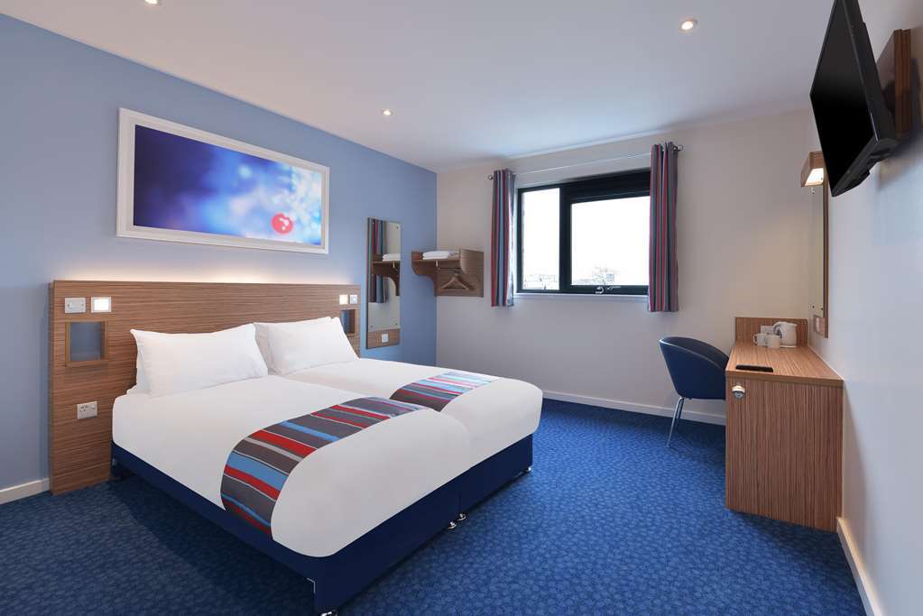 Travelodge Cheltenham Værelse billede