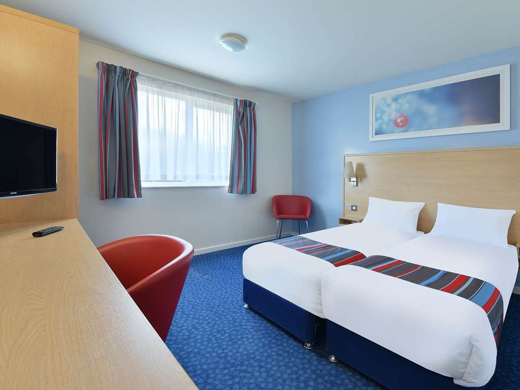 Travelodge Cheltenham Værelse billede
